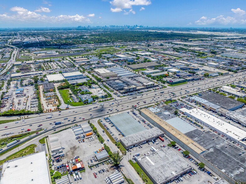 More Photos Of 7000 NW 77th ct, Miami Warehouse For Sale