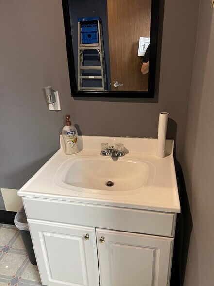 More Photos Of 8139 Center St, La Mesa Showroom For Lease
