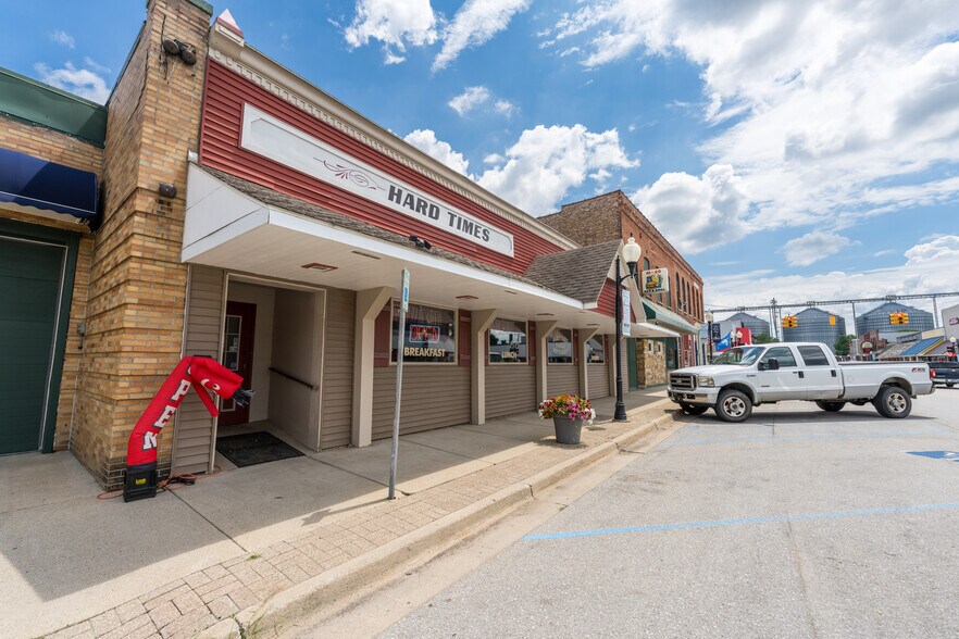 More Photos Of 108 N Phelps St, Decatur General Retail For Sale