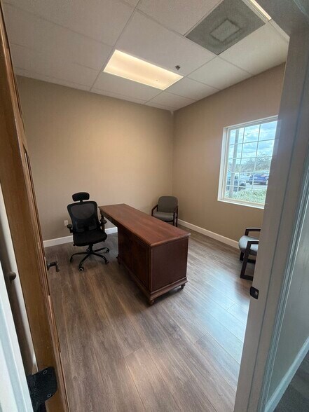 More Photos Of 910 Belle Ave, Casselberry Showroom For Sale