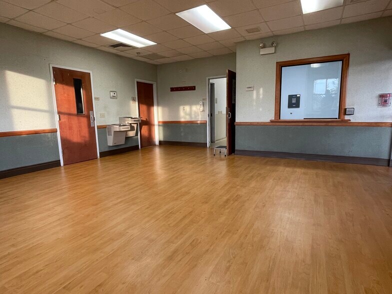More Photos Of 1308 S 4th St, Hartsville Medical For Sale