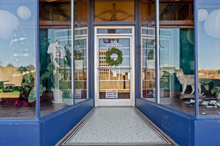 More Photos Of 339 Madison Ave, Memphis Storefront Retail Office For Lease