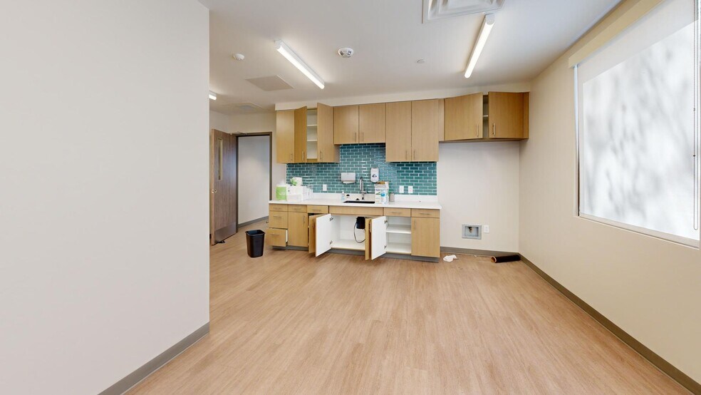 More Photos Of 5901 W Waco Dr, Waco Medical For Sale