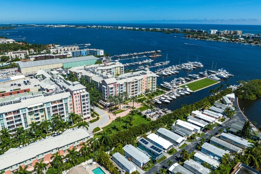 More Photos Of 802 E Windward Way, Lantana Apartments For Sale