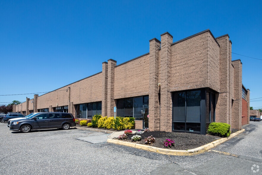 Primary Photo Of 855 Conklin St, Farmingdale Warehouse For Lease
