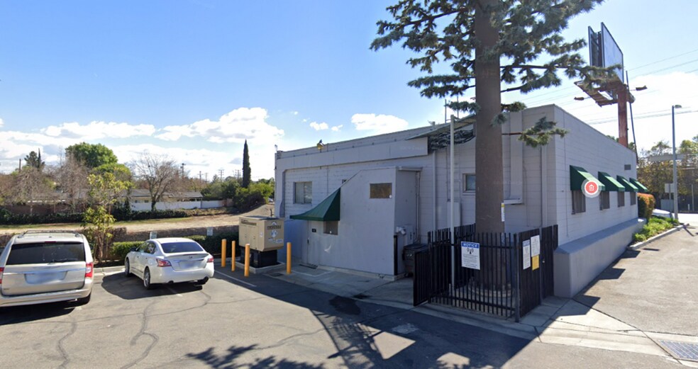 More Photos Of 12849 Magnolia Blvd, Van Nuys Medical For Sale
