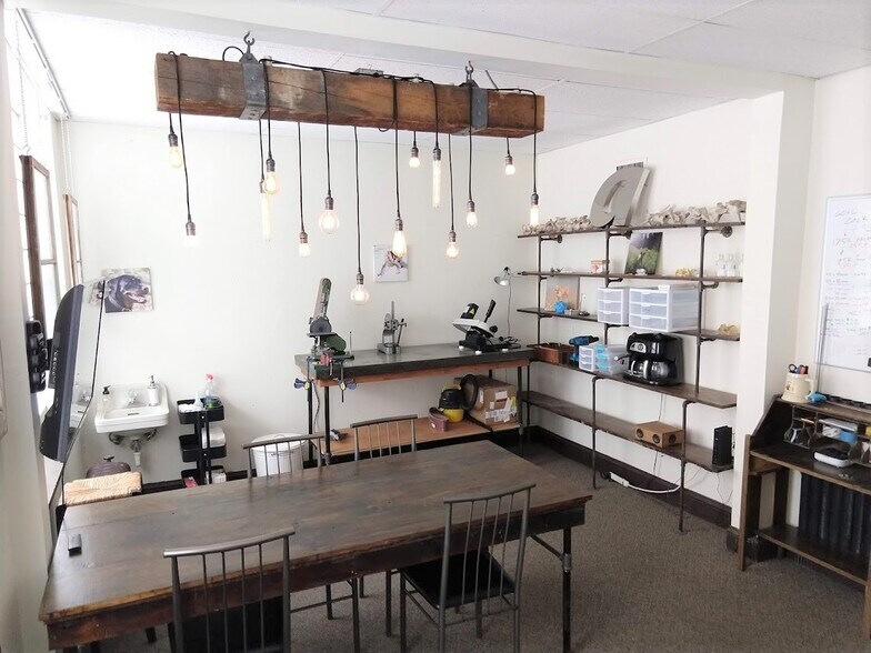 More Photos Of 405-407 SE Central Ave, Minneapolis Office For Lease
