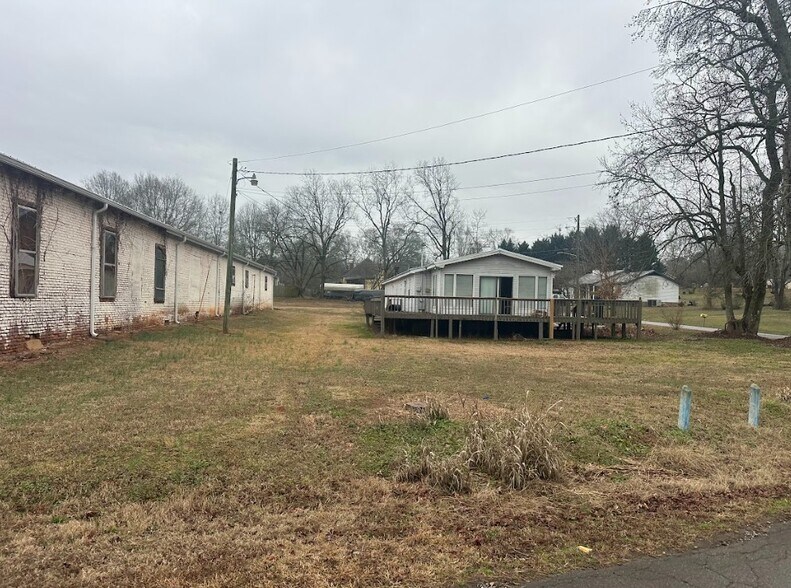 More Photos Of 530 Sims St, Maysville Flex For Sale