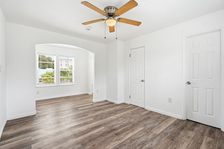 More Photos Of 340 NE 125th St, North Miami Office Residential For Sale