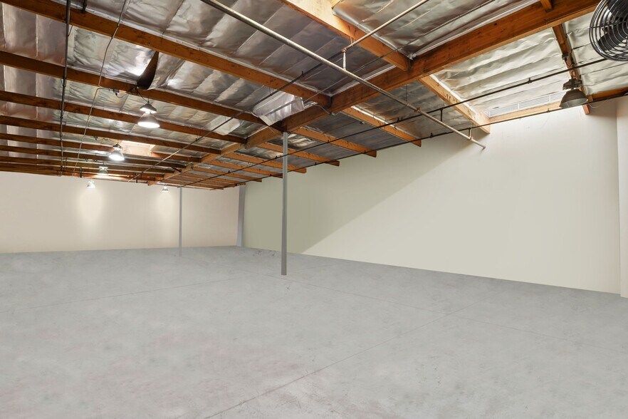 More Photos Of 11581 Monarch St, Garden Grove Warehouse For Sale