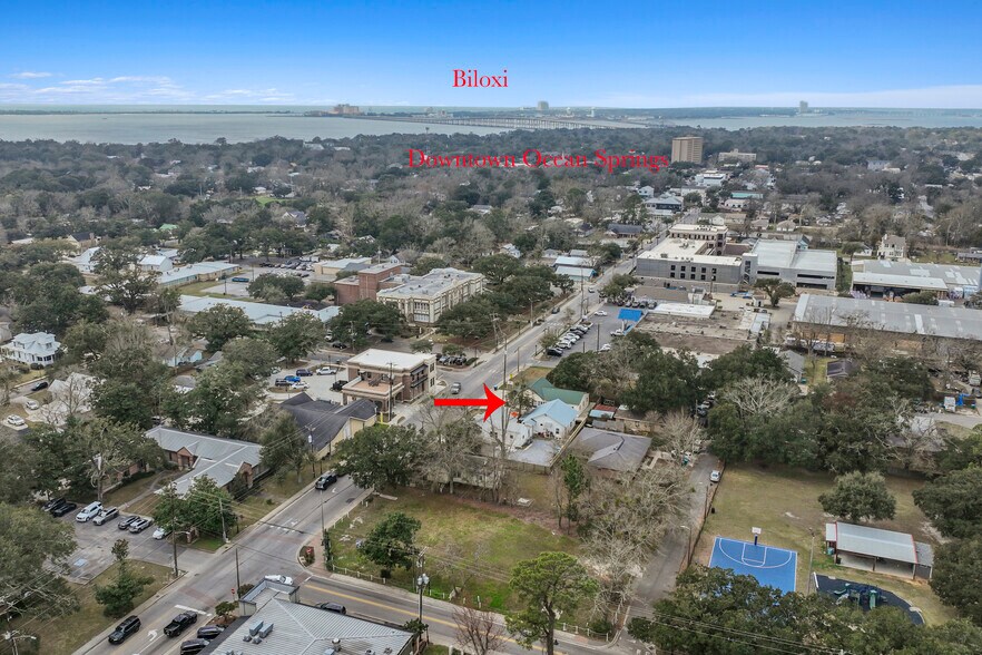 More Photos Of 1705 Government St, Ocean Springs Office For Sale