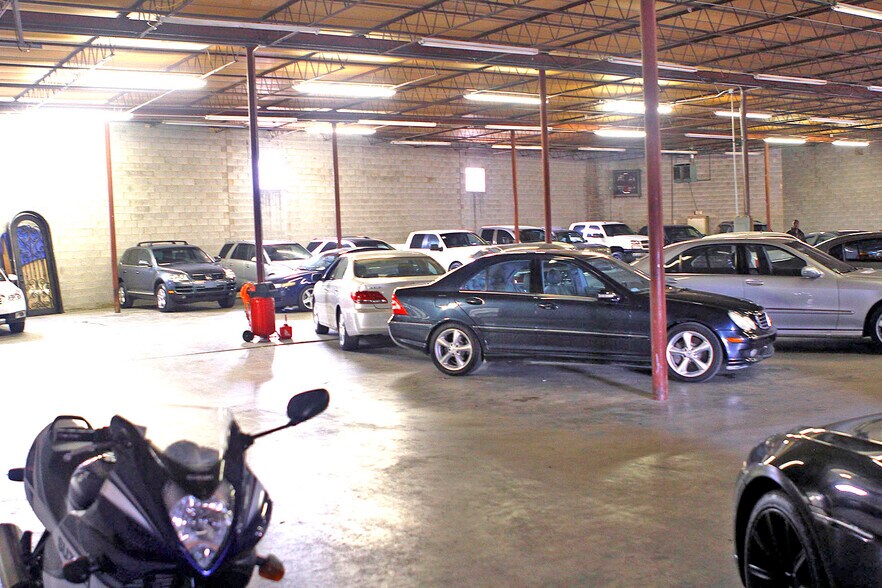 More Photos Of 2819 Blystone Ln, Dallas Distribution For Lease
