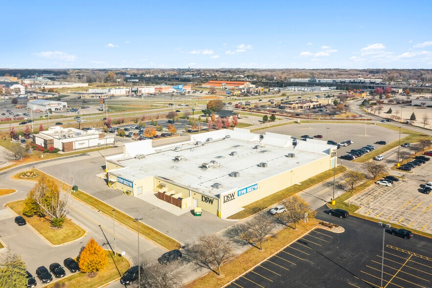 More Photos Of 4411 W Wisconsin Ave, Appleton Freestanding For Sale