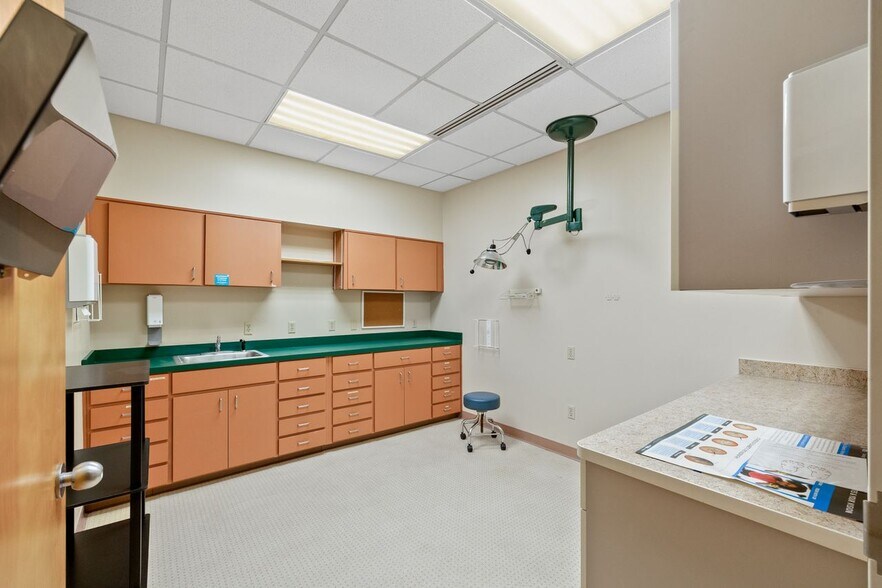 More Photos Of 748 N Us-29, Cantonment Medical For Lease