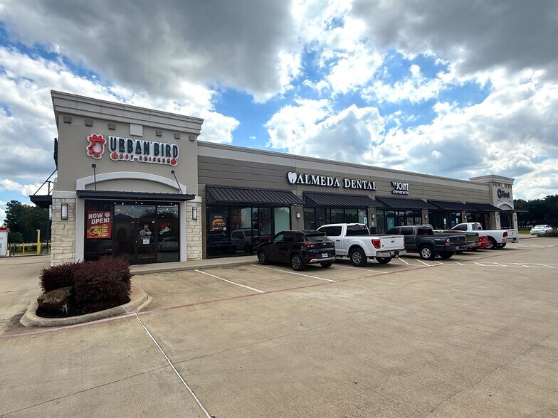 More Photos Of 9990 Almeda Genoa Rd, Houston Storefront Retail Office For Lease