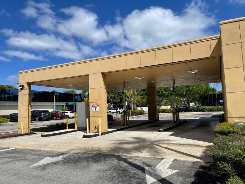More Photos Of 3401 S University Dr, Davie Office For Sale