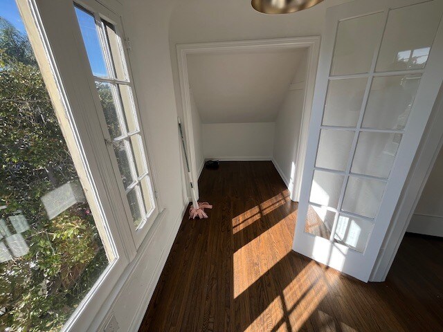 More Photos Of 1040 S Longwood Ave, Los Angeles Apartments For Sale