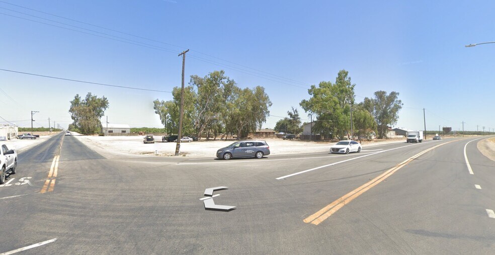 Primary Photo Of 29305 Pond Rd, Wasco Apartments For Sale
