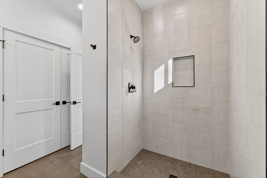 More Photos Of 101, 103, 105 Bighorn Court, Mccall Specialty For Sale