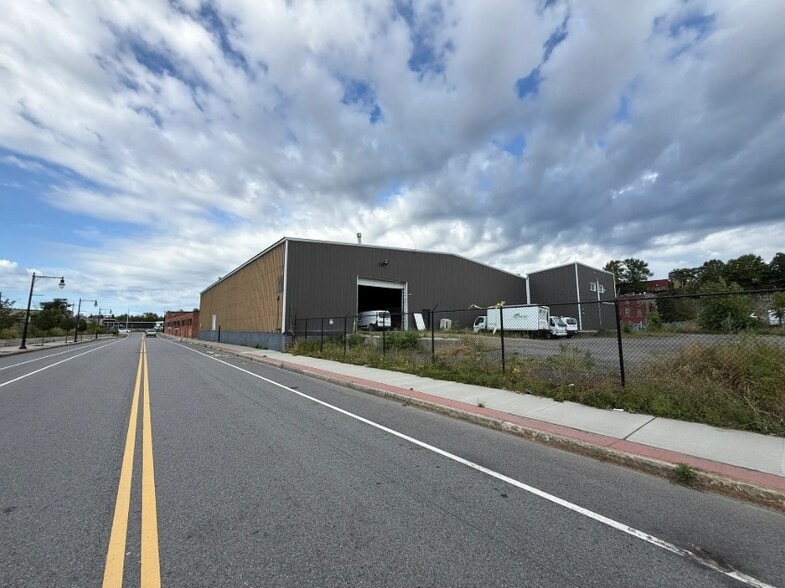 More Photos Of 100-104 Lamartine St, Worcester Warehouse For Lease