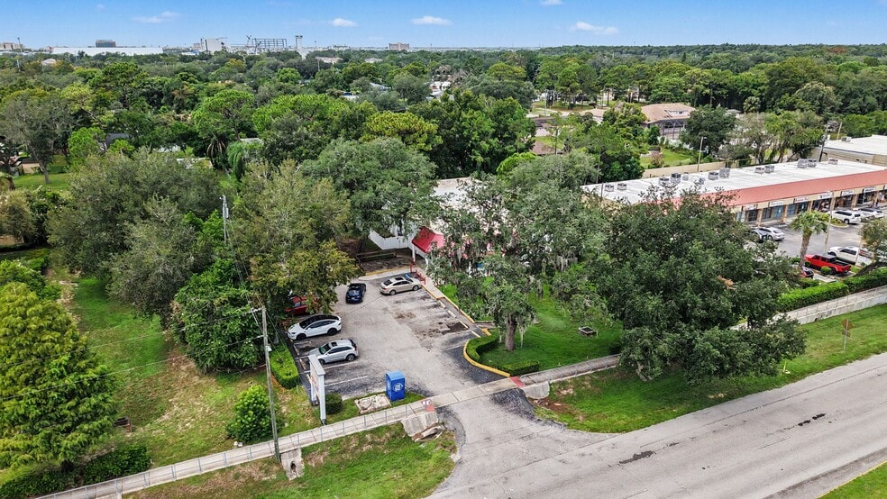 More Photos Of 12712 56th St N, Temple Terrace Freestanding For Sale