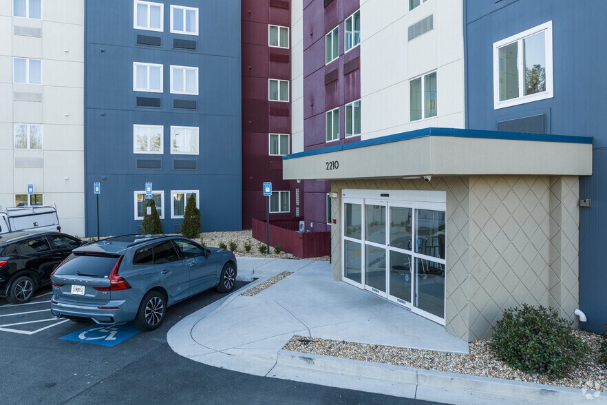 More Photos Of 2210 Corporate Plaza, Smyrna Hotel For Sale