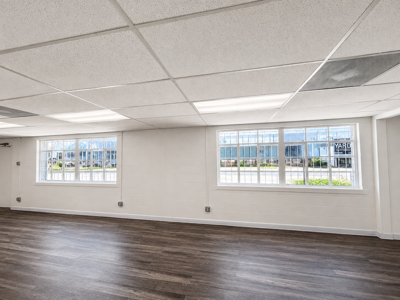 More Photos Of 515 Industrial Blvd, Austin Warehouse For Lease