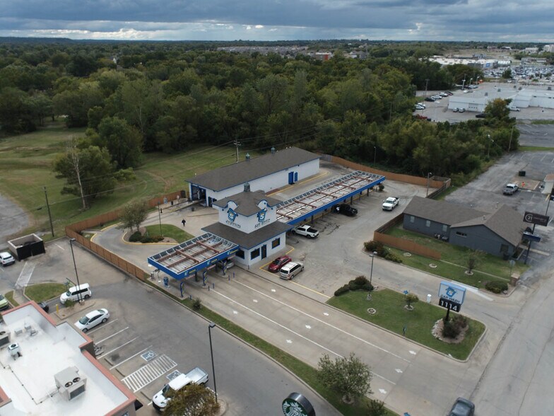 More Photos Of 1114 S Lynn Riggs Blvd, Claremore Carwash For Sale