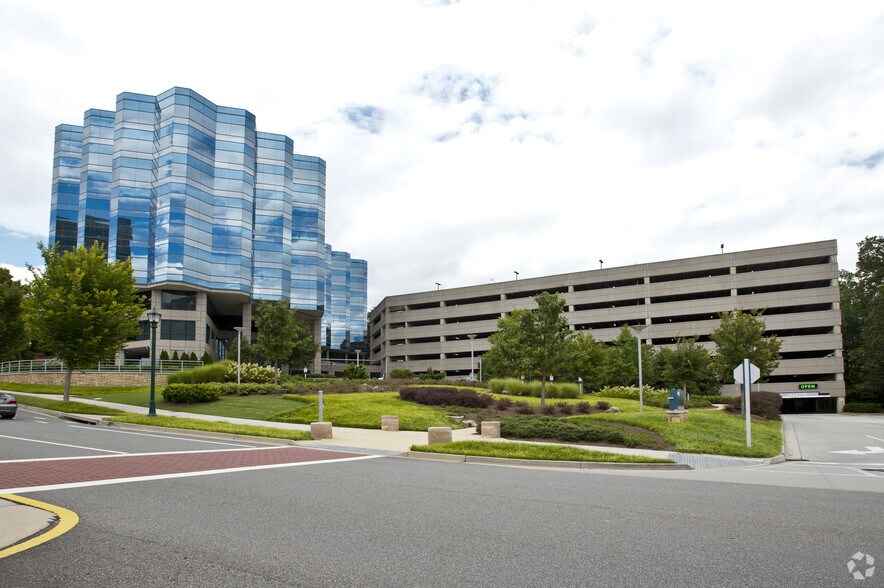 More Photos Of 6325 Peachtree Dunwoody Rd, Atlanta Office For Lease