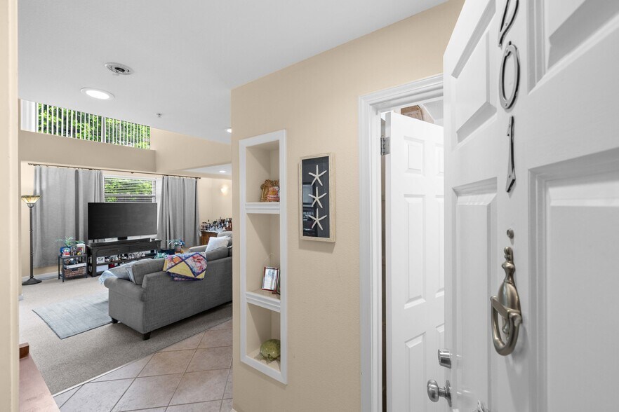 More Photos Of 577 Laurel St, San Carlos Apartments For Sale