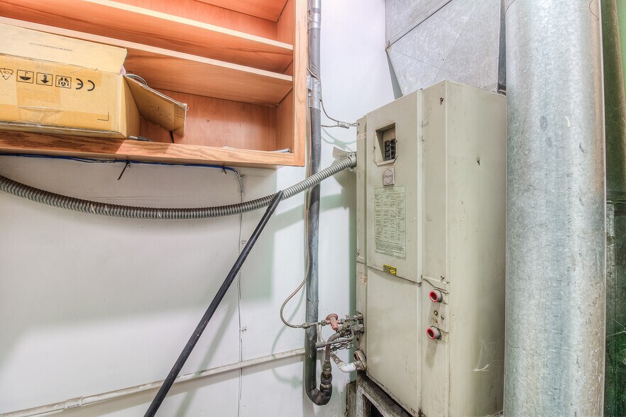 More Photos Of 31 Precision Ln, Malaga Manufacturing For Sale