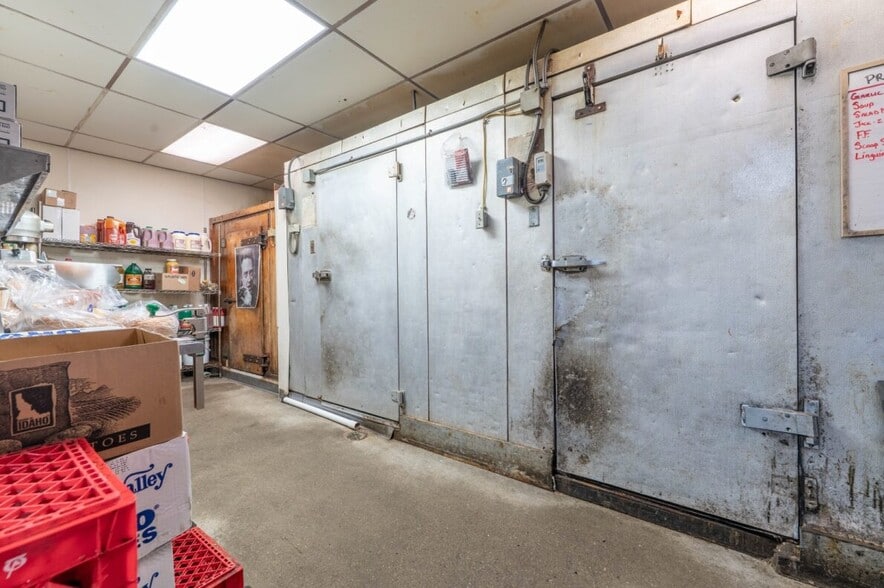 More Photos Of 110 S Broadway St, New Philadelphia Storefront Retail Office For Sale