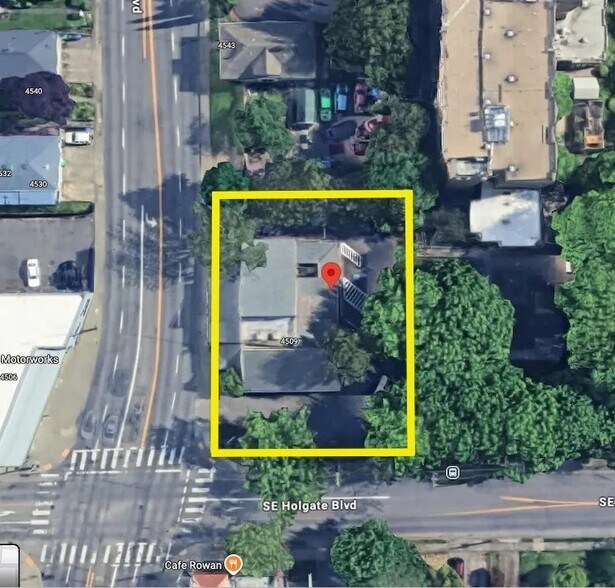 More Photos Of 4509-4511 SE Cesar E Chavez Blvd, Portland Office For Sale