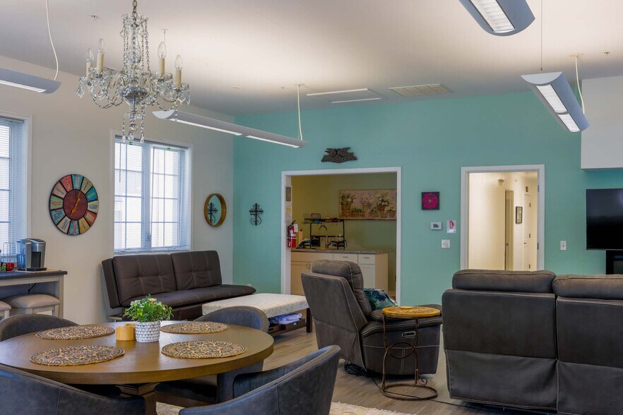 More Photos Of 430 W Center St, Douglas Freestanding For Sale