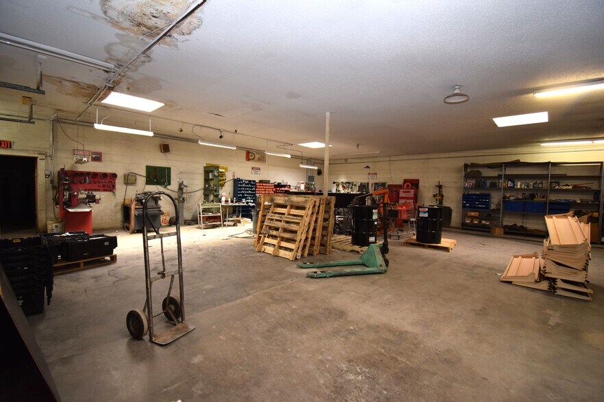 More Photos Of 301 E Pine St, Deming Freestanding For Sale