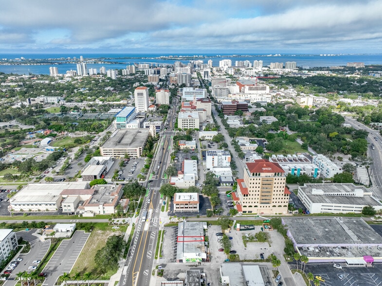 More Photos Of 2249 Ringling Blvd, Sarasota General Retail For Lease