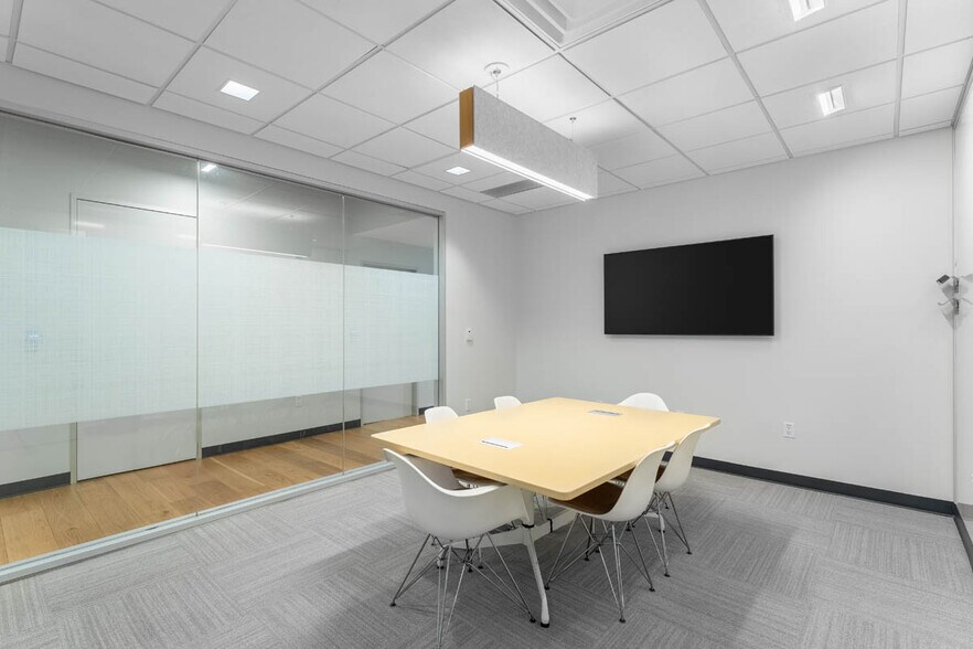 More Photos Of 3400 Oak Grove Ave, Dallas Office For Lease