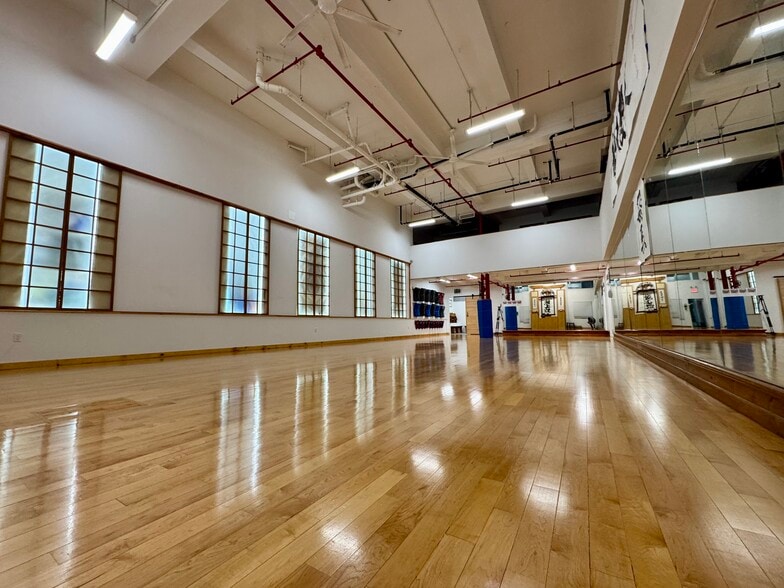 More Photos Of 252 W 30th St, New York Apartments For Lease