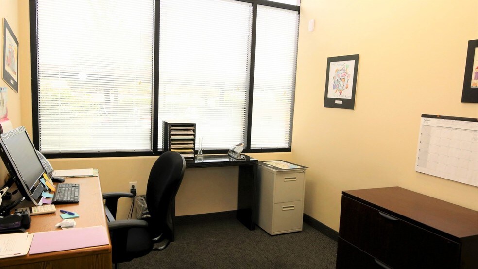 More Photos Of 2820 S Jones Blvd, Las Vegas Office For Sale