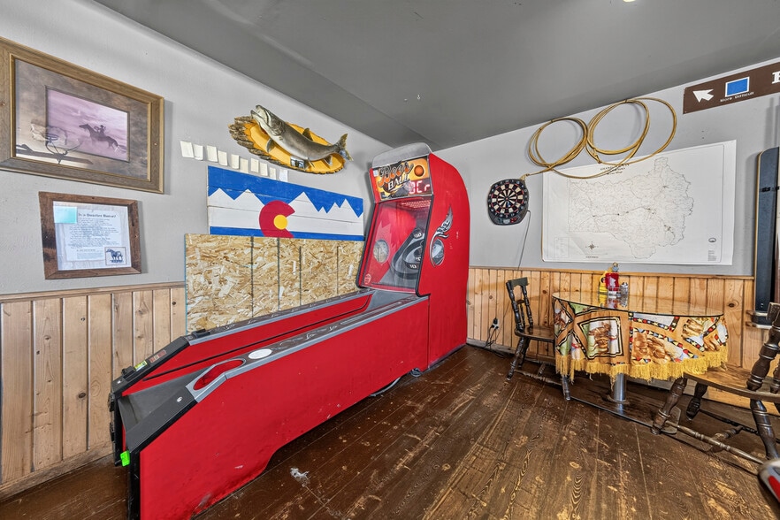 More Photos Of 146 1st Ave, Parshall Bar For Sale
