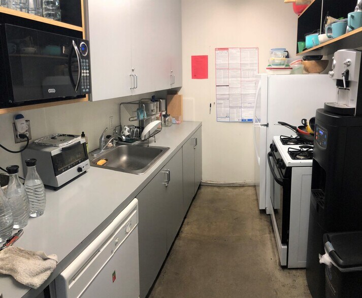 More Photos Of 9520 W Jefferson Blvd, Culver City Loft Creative Space For Lease