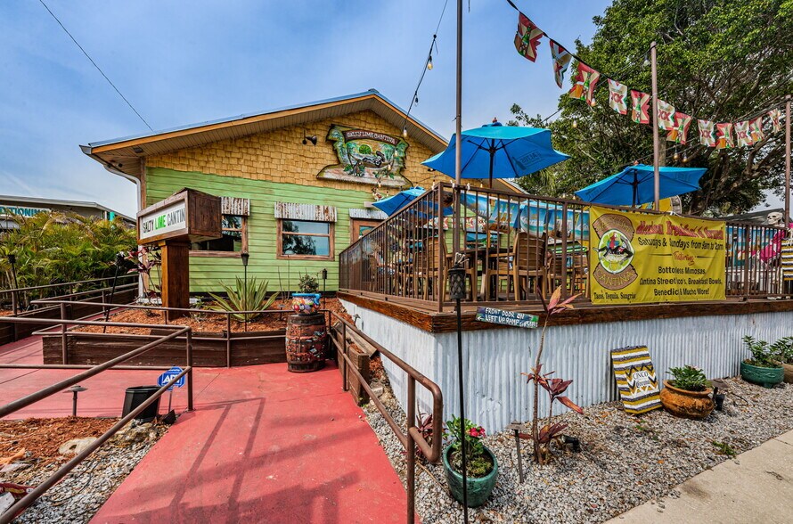 More Photos Of 1231 Illinois Ave, Palm Harbor Apartments For Sale