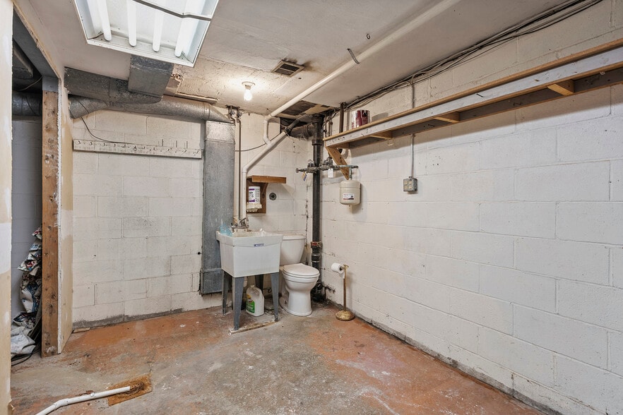 More Photos Of 9270 Old Perry Hwy, Pittsburgh Loft Creative Space For Sale