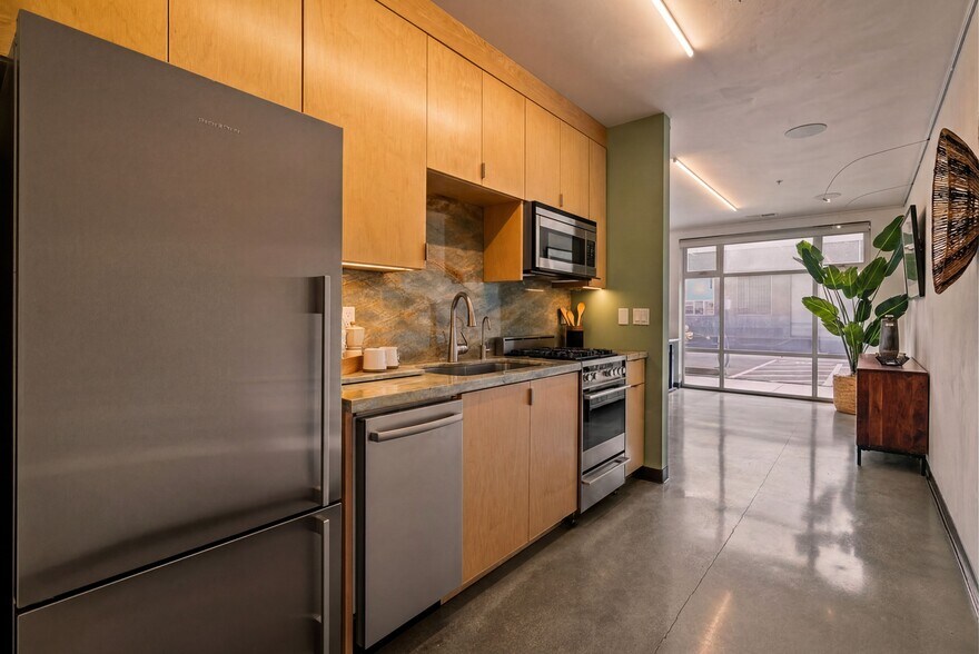 More Photos Of 108 High Rd, Santa Cruz Flex For Sale
