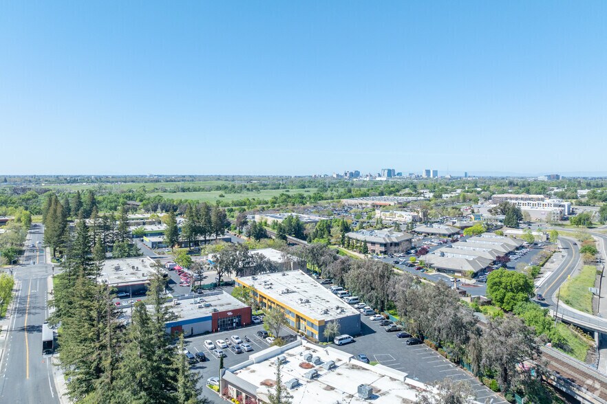 More Photos Of 1805 Tribute Rd, Sacramento Research And Development For Lease