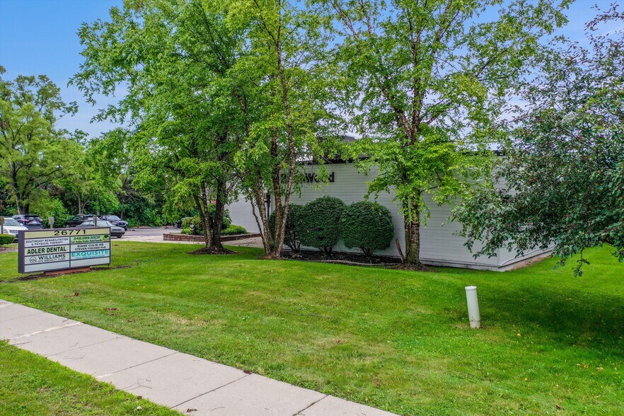 More Photos Of 26771 W 12 Mile Rd, Southfield Medical For Lease