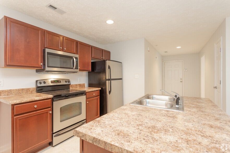 More Photos Of 2737 Kentberry Ave, Fayetteville Apartments For Sale