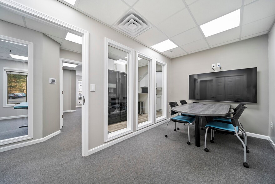 More Photos Of 75 Gilcreast Rd, Londonderry Office For Sale