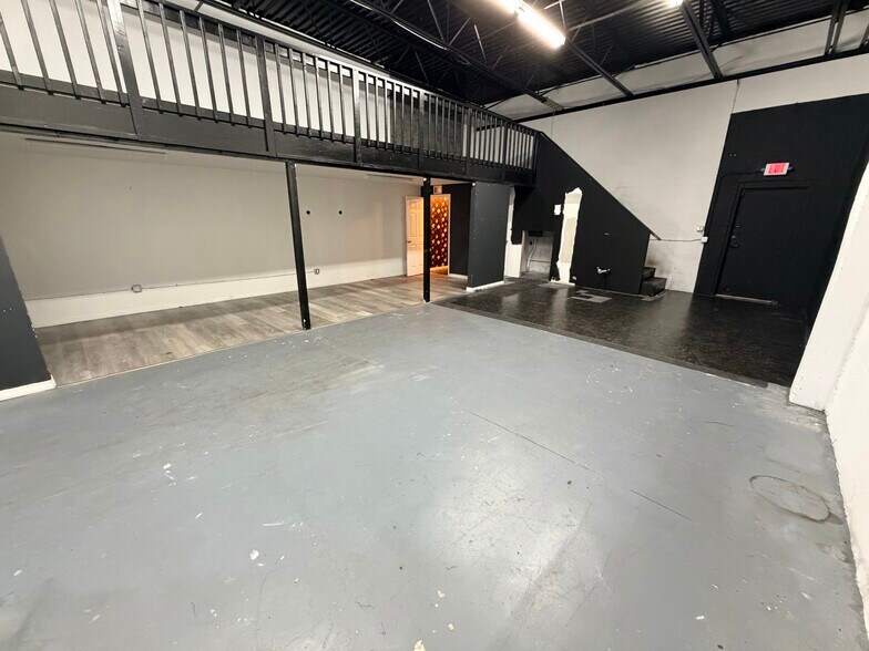 More Photos Of 6102 E Adamo Dr, Tampa Auto Dealership For Lease