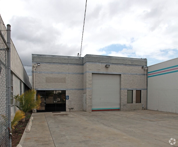 Primary Photo Of 7808 Clybourn Ave, Sun Valley Warehouse For Lease